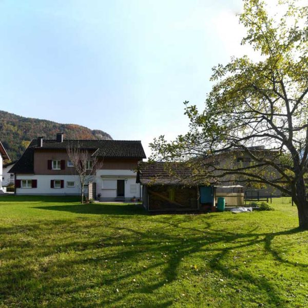 Haus und Baugrund am Waldrand in Göfis - Amann Immobilien