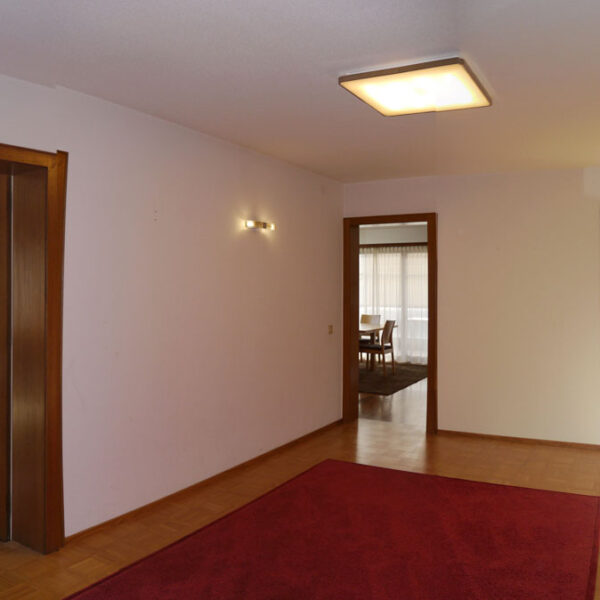 Wohnhaus mit Gewerbefläche in Sulz - Geräumige Diele - Amann Immobilien