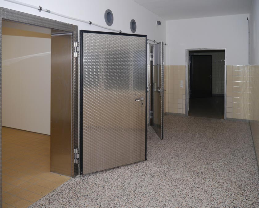 Wohnhaus mit Gewerbeflächen in Sulz - 205 m2 Gewerbeflächen im EG - Amann Immobilien