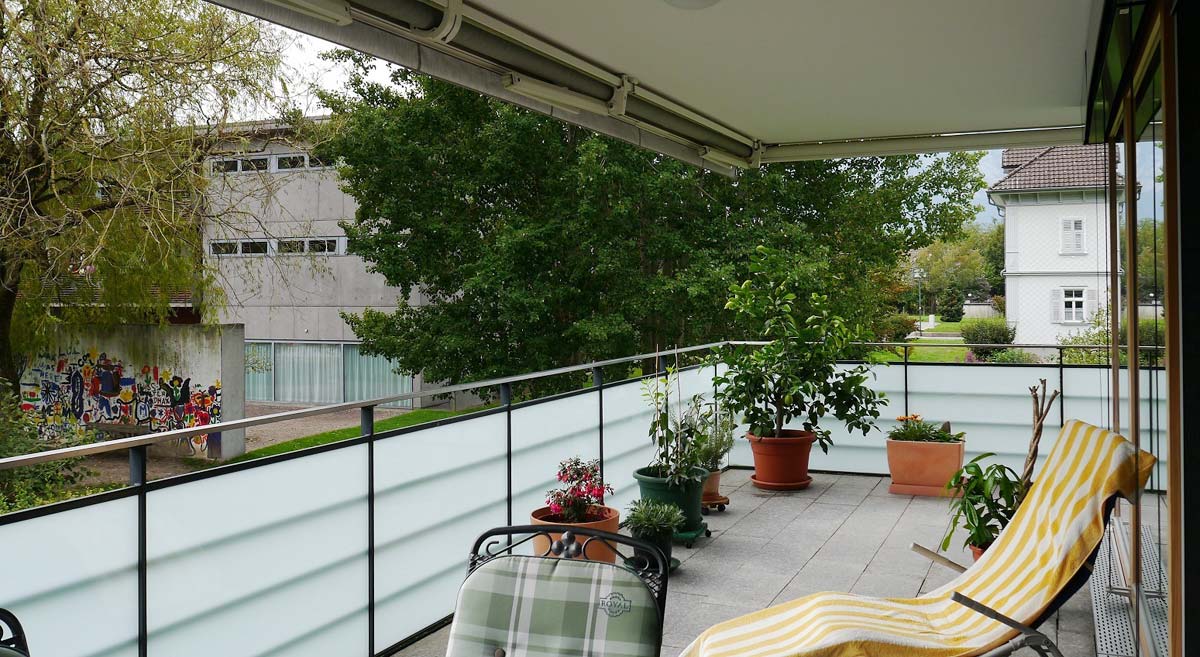 4-Zimmer-Wohnung in bester Lage in Feldkirch-Gisingen - Im Hintergrund das Seniorenheim - Amann Immobilien