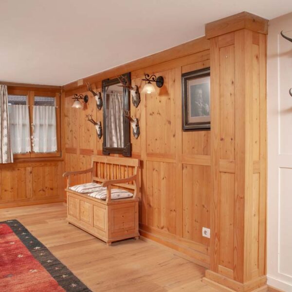 Bauernhaus mit Stall und Tenne in guter Lage im Rheintal - Meiningen - Diele - Amann Immobilien