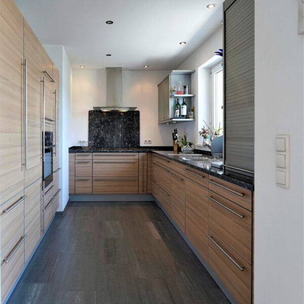 3-Zi-Dachterrassenwohnung mit 113 m2 Terrasse in Altach - freundliche und helle Küche - Amann Immobilien