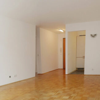 Preiswerte 2-Zimmer-Wohnung in Götzis - Amann Immobilien - Wohnzimmer und Küche