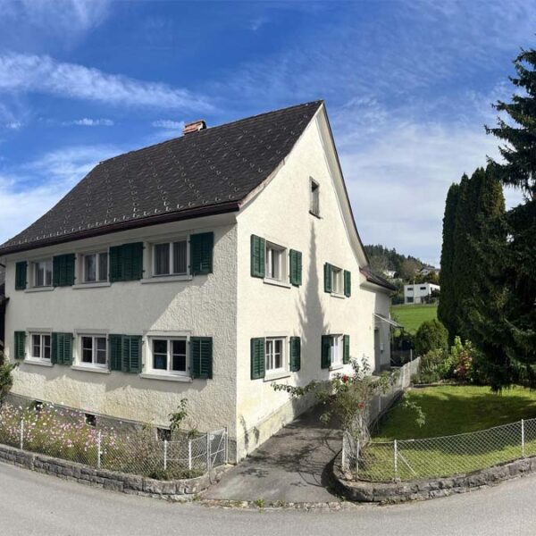 Altes Bauernhaus in Göfis - Südwestansicht - Amann Immobilien