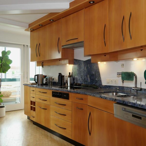 Attraktive 3-Zimmer-Wohnung in guter Lage - Dornbirn - Tischlerküche - Amann Immobilien