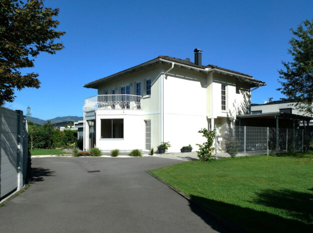 Geräumiges Einfamilienhaus in Koblach - Südostansicht - Amann Immobilien