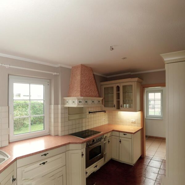 Geräumiges Einfamilienhaus in Koblach - Küche - Amann Immobilien