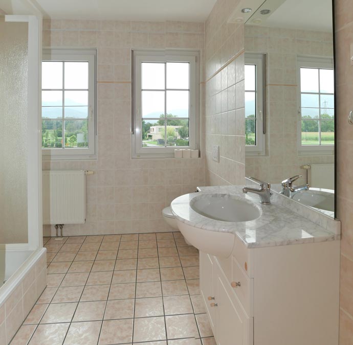 Geräumiges Einfamilienhaus in Koblach - Bad 2 mit Duche und WC - Amann Immobilien