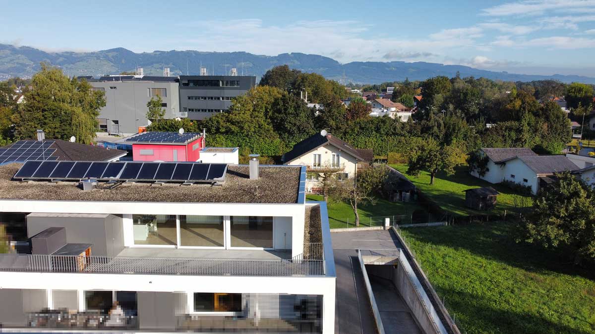 Attraktive, neuwertige 3-Zimmer-Dachterrassenwohnung in Götzis - Terrasse Richtung Südosten - Amann Immobilien