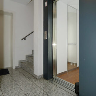 Geräumige 4-Zi-Wohnung im Grünen - Nenzing - Lift vor dem Wohnungseingang - Amann Immobilien