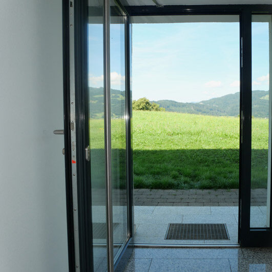 Geräumige 4-Zi-Wohnung im Grünen - Nenzing - Ausgang ins Grüne - Amann Immobilien