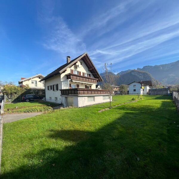 Grundstück in Hohenems mit 977 m2 - beliebig teilbar - das Haus wird abgebrochen - Amann Immobilien