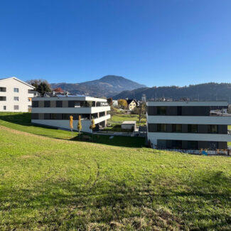 Super 3-Zi-Gartenwohnung in Göfis - Gesamtansicht von Westen - Amann Immobilien