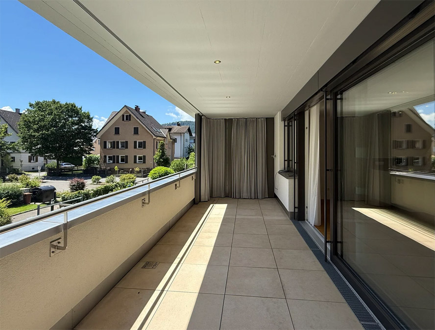 Stadtnahe 4-Zimmerwohnung in Feldkirch - Terrasse Blick Westen - Amann Immobilien