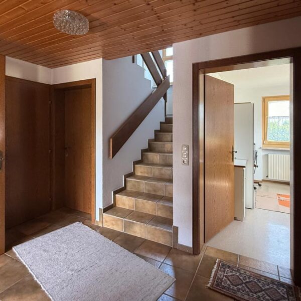 Einfamilienhaus mit großem Garten in Meiningen - Gangbereich - Amann Immobilien