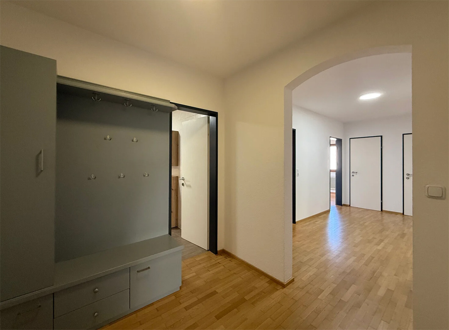 4-Zimmer-Wohnung mit 106 m2 in Sulz - Garderobe - Amann Immobilien
