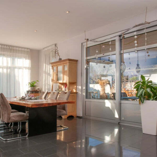 Modernes Wohnen und Arbeiten in einem Haus - Weiler - Esszimmer - Amann Immobilien