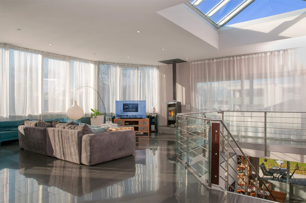 Modernes Wohnen und Arbeiten in einem Haus - Weiler - Wohnzimmer - Amann Immobilien