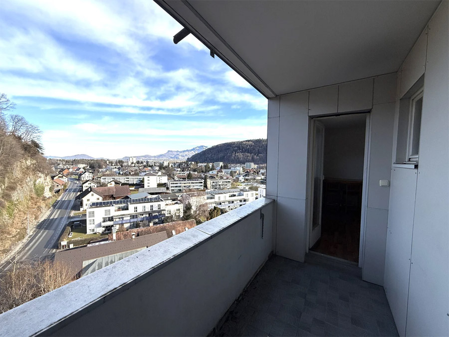 Großzügige 3-Zimmer-Wohnung in Feldkirch-Tosters - Balkon Küche - Amann Immobilien