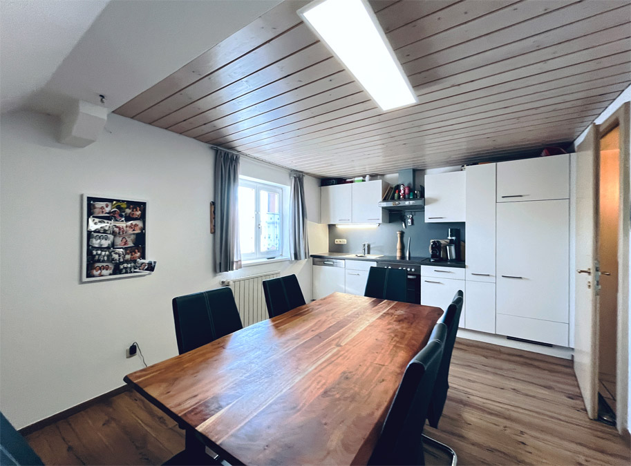 Wohn- und Geschäftshaus in Feldkirch-Altenstadt - Wohnung DG Küche - Amann Immobilien