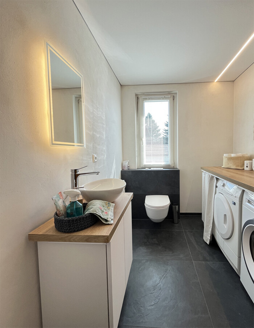 Attraktive 4-Zimmer-Wohnung in Rankweil - WC mit Waschmaschine und Trockner - Amann Immobilien