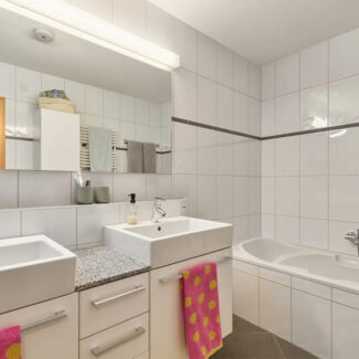 Reihenhaus in Feldkirch in ruhiger Lage am Waldrand - Badezimmer - Amann Immobilien