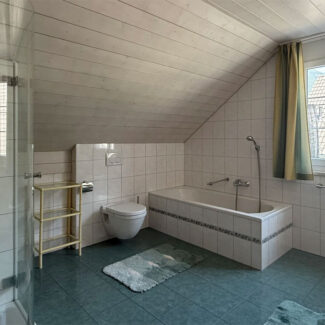 Einfamilienhaus in zentraler Lage in Hohenems - Badezimmer 2 OG - Amann Immobilien