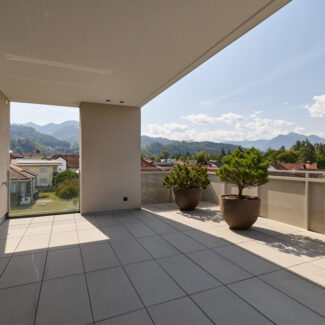 Exklusive Dachgeschosswohnung mit Panoramablick - Terrasse mit ca. 72 m2- Sulz - Amann Immobilien