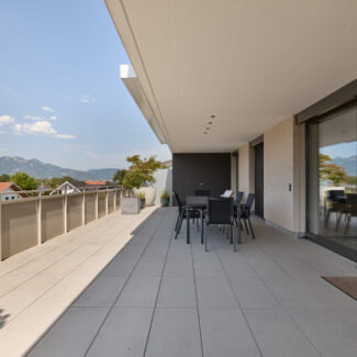 Exklusive Dachgeschosswohnung mit Panoramablick - Terrasse mit ca. 72 m2 - Sulz - Amann Immobilien